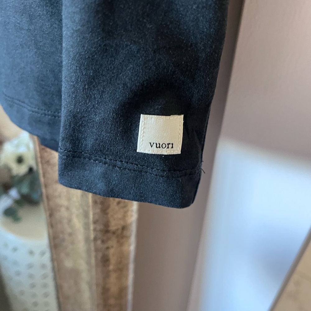 Vuori Energy Tee - NWOT - Picture 4 of 5